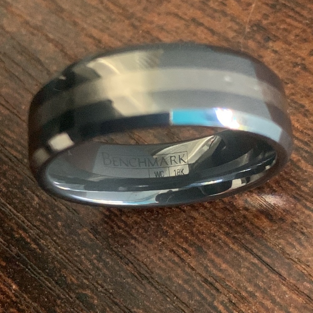 Benchmark Men’s Ring - Picture 7 of 8